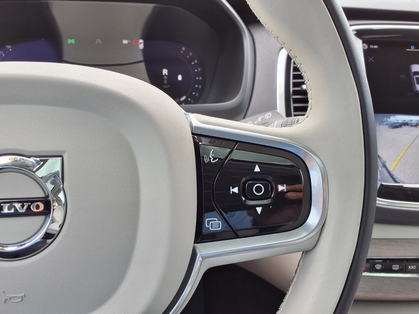 Used 2023 Volvo XC90 B6 Plus w/ Protection Package Premier AWD/4WD image 29