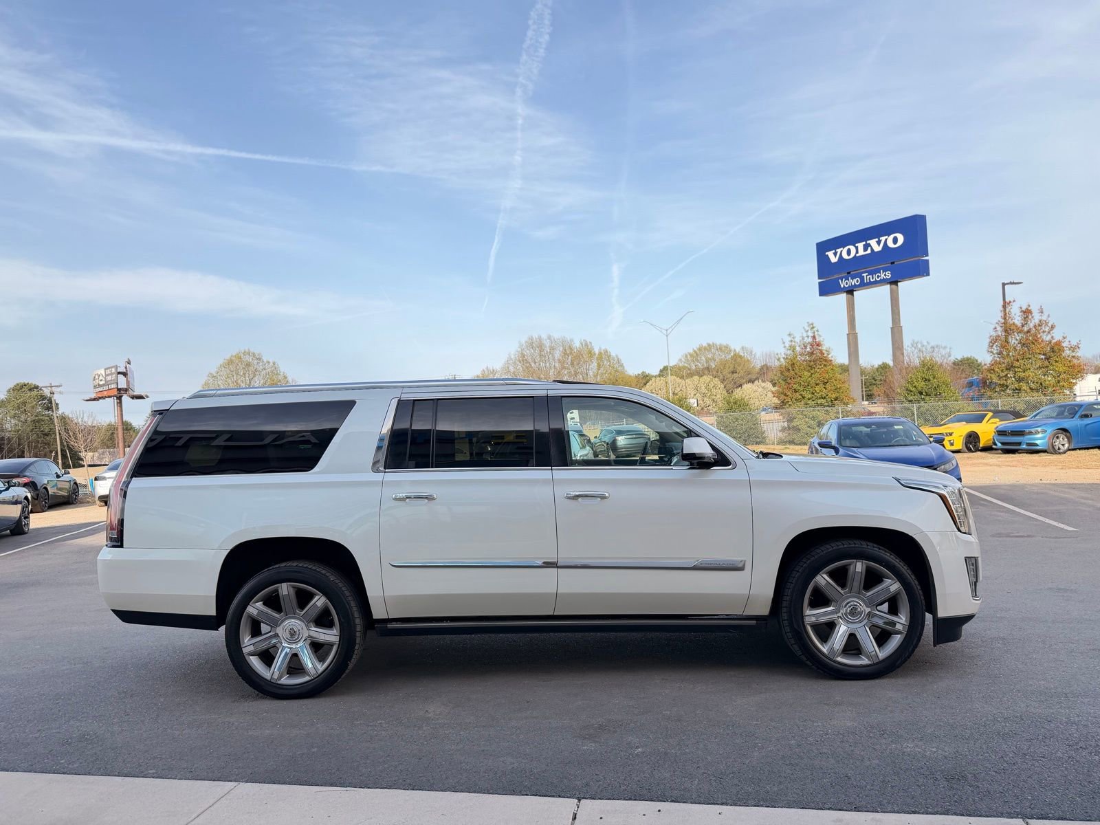 Used 2015 Cadillac Escalade ESV Premium AWD/4WD image 8