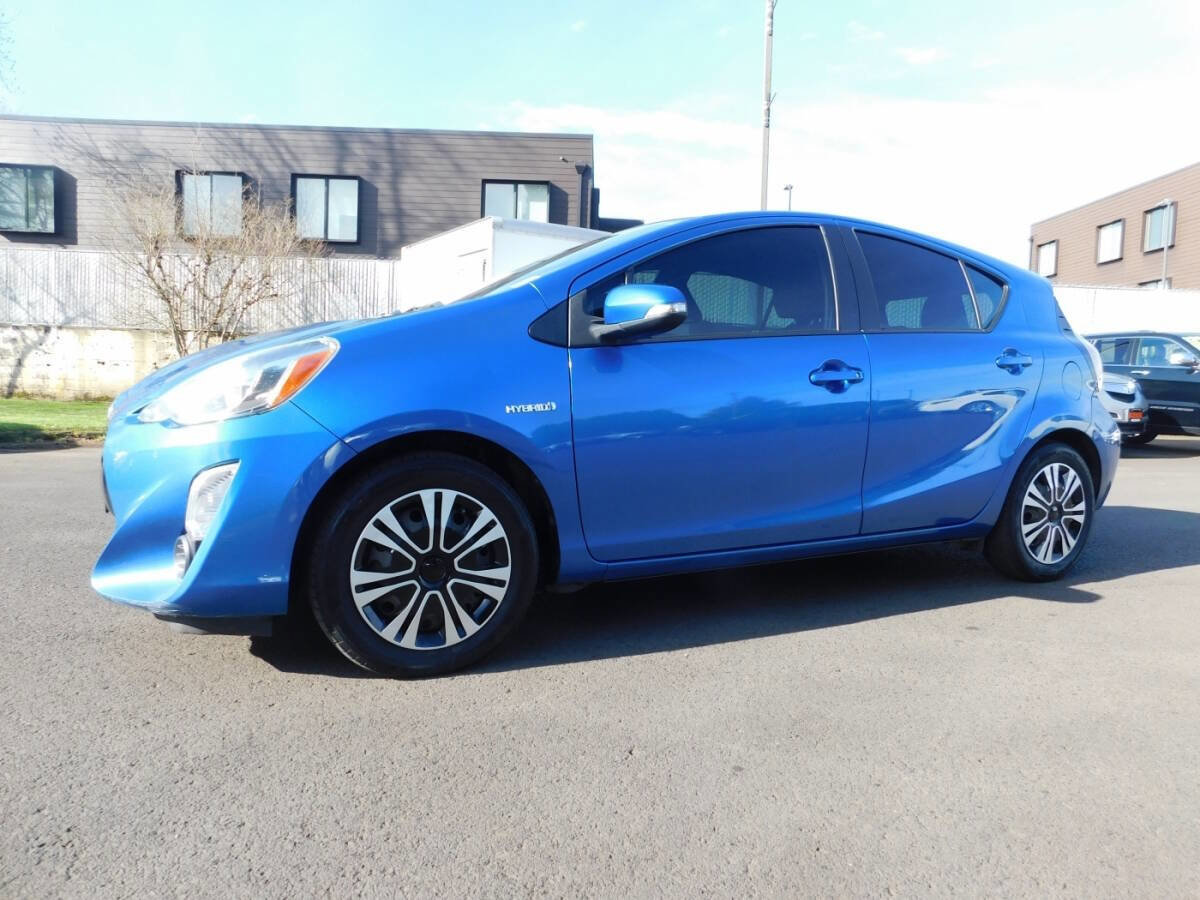 Used 2015 Toyota Prius C Three image 4