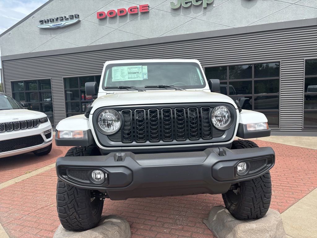 New 2025 Jeep Gladiator Sport AWD/4WD image 2