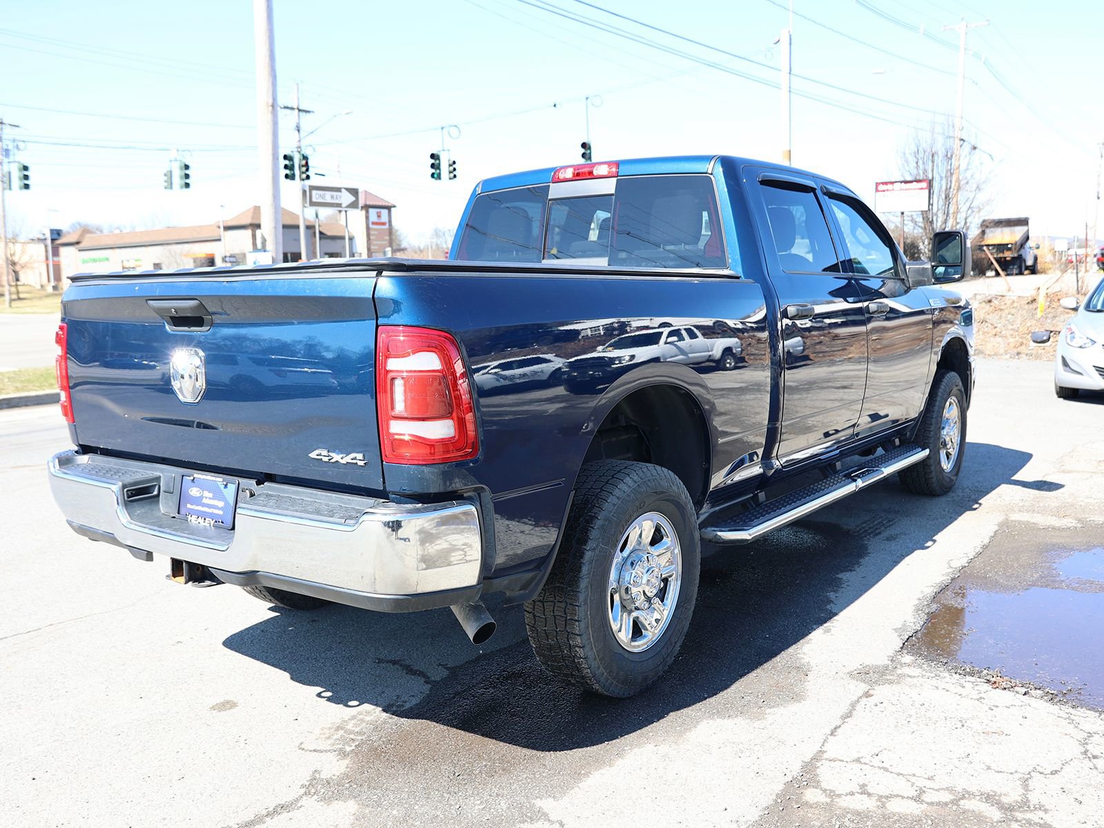 Used 2024 RAM 2500 Tradesman w/ Chrome Appearance Group image 7