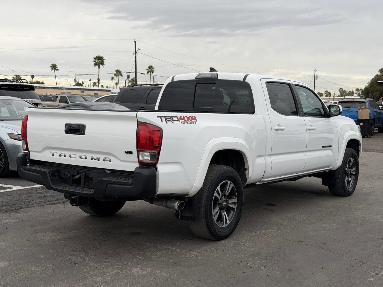 Used 2017 Toyota Tacoma TRD Sport w/ Tow Package image 11
