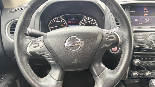 Used 2020 Nissan Pathfinder SV image 9
