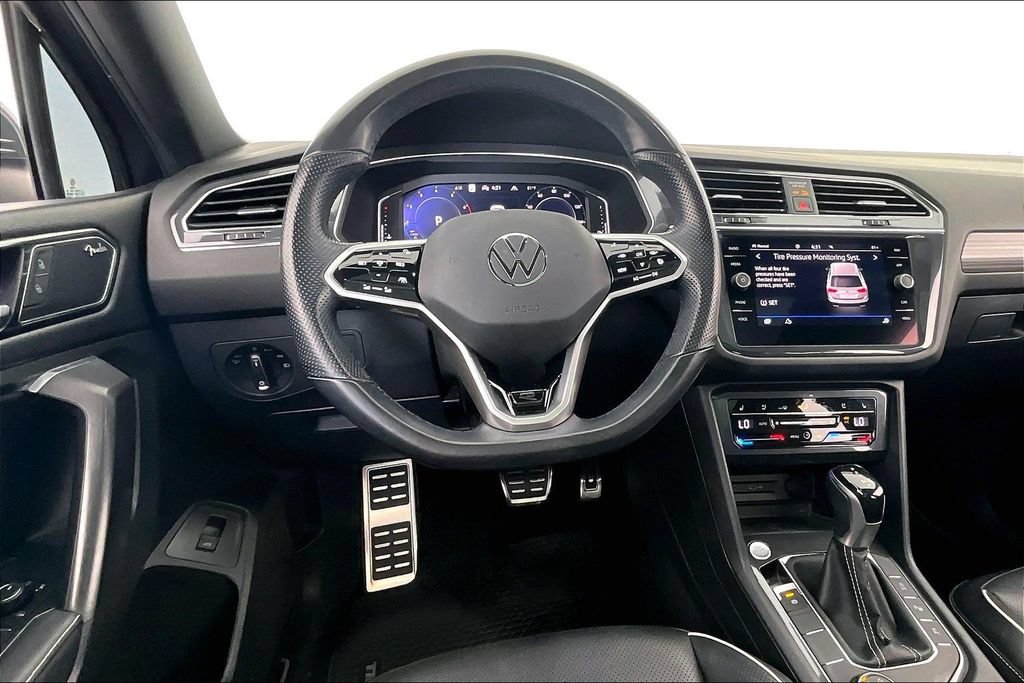 Used 2022 Volkswagen Tiguan SEL R-Line AWD/4WD image 6
