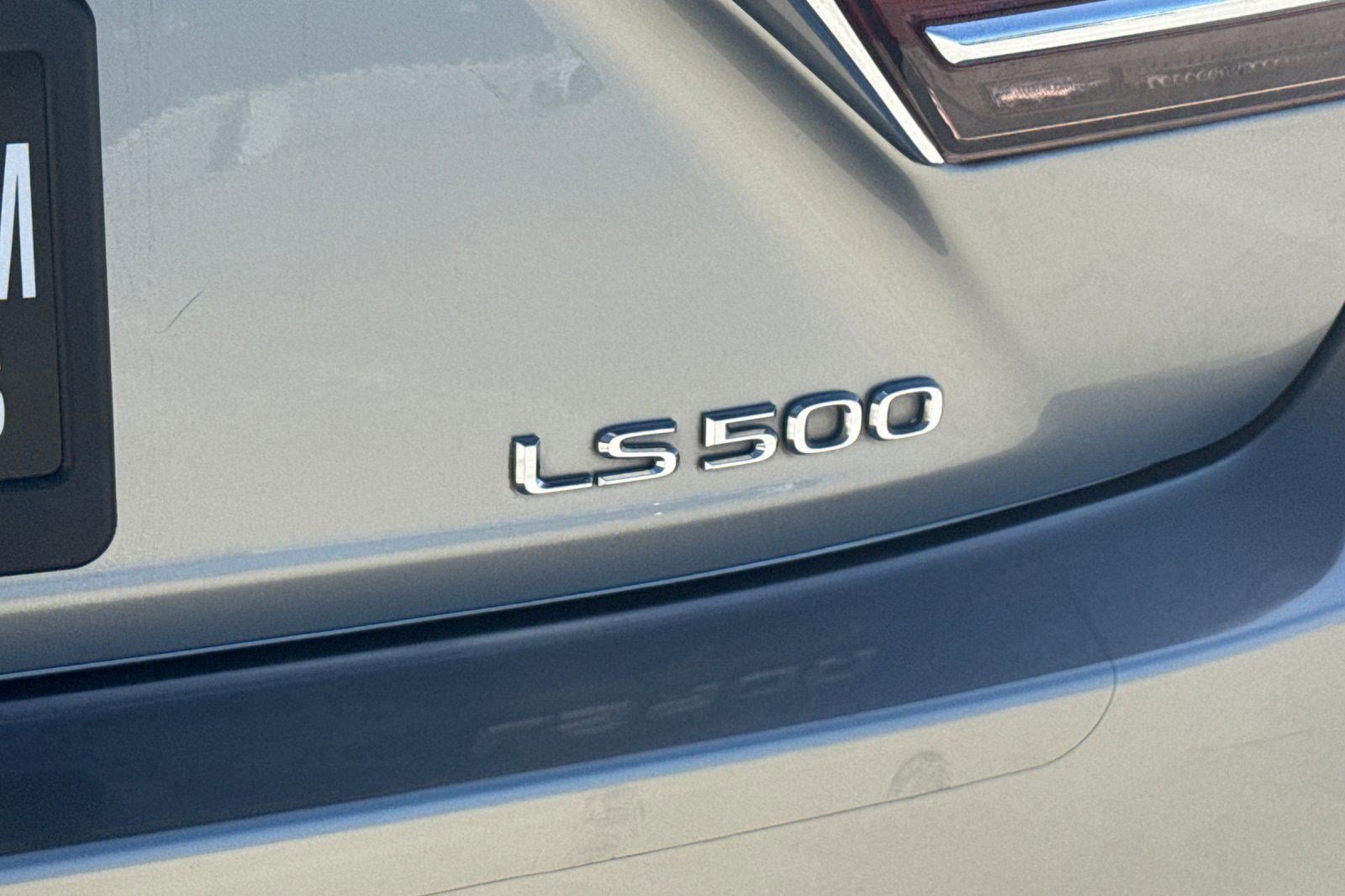 Used 2020 Lexus LS 500 w/ Interior Upgrade Package RWD image 19