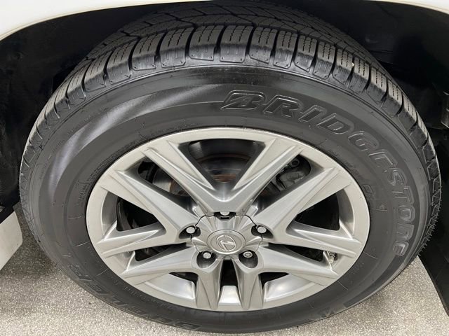 Used 2015 Lexus LX 570 4WD w/ Luxury Package image 15