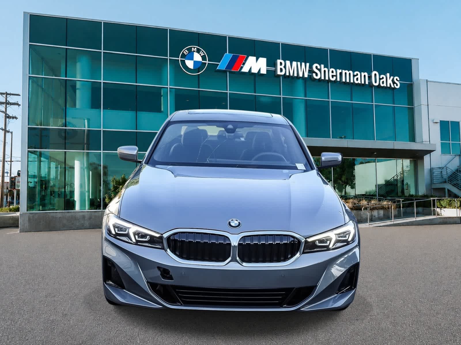 Used 2026 BMW 330i Sedan w/ Premium Package RWD image 2