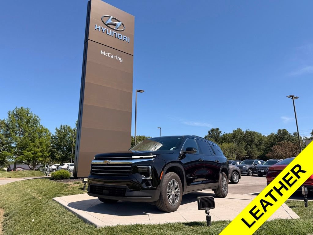 Used 2025 Chevrolet Traverse LT