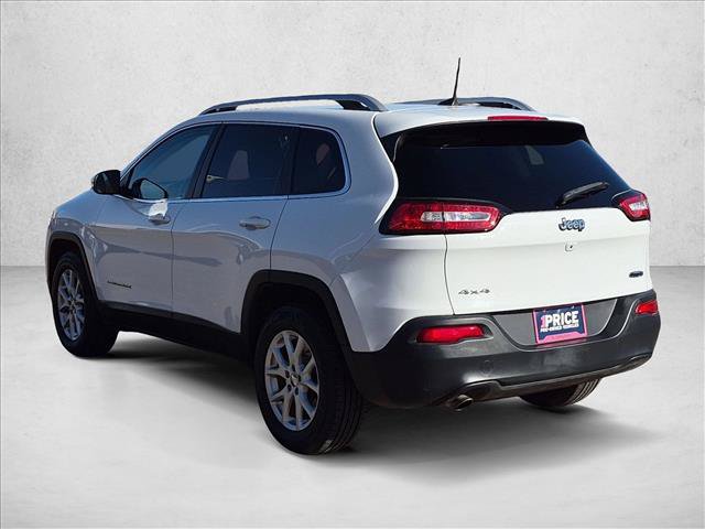 Used 2016 Jeep Cherokee Latitude w/ Cold Weather Group AWD/4WD image 8