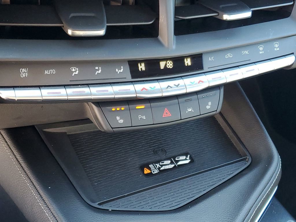 Used 2025 Cadillac CT4 Luxury image 17