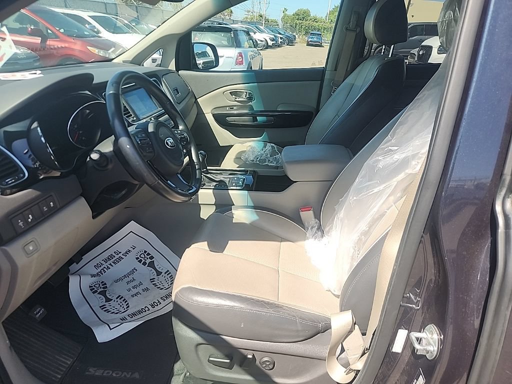 Used 2016 Kia Sedona SX FWD image 18
