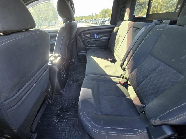 Used 2019 Nissan Titan SV w/ SV Convenience Package image 10