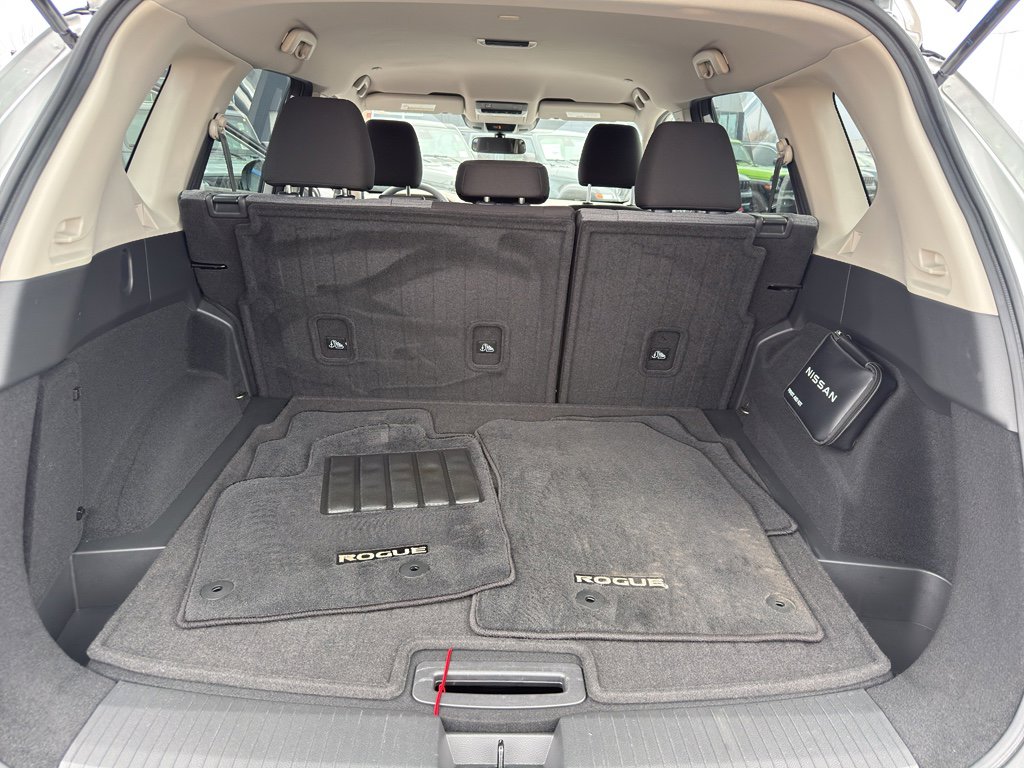 Certified 2023 Nissan Rogue SV image 35