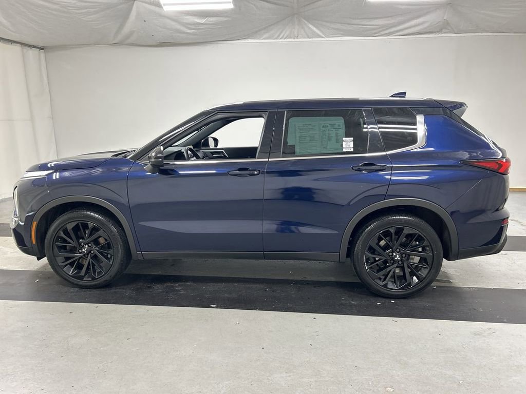 Used 2022 Mitsubishi Outlander SEL Black Edition AWD/4WD image 6