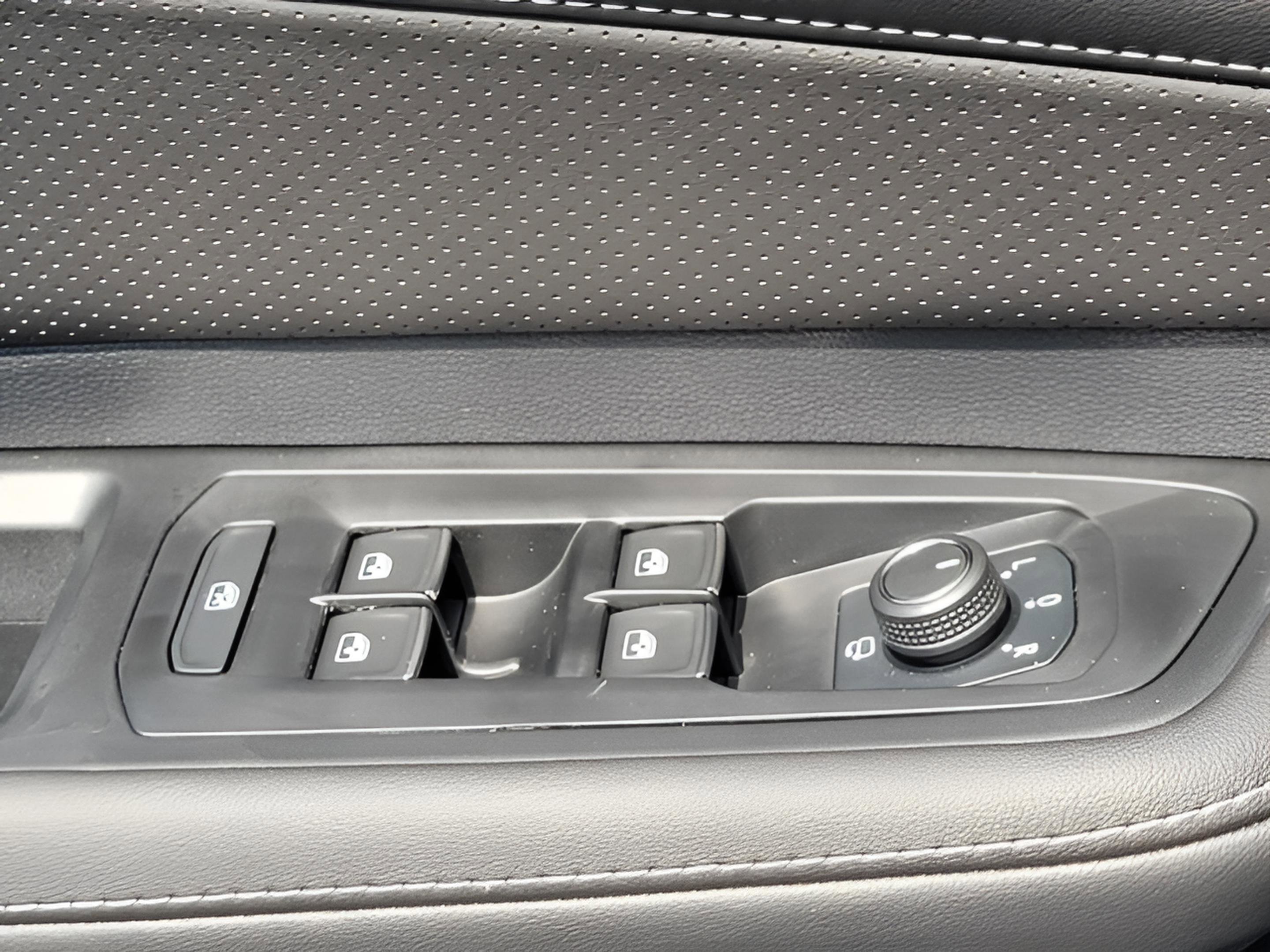 New 2026 Volkswagen Atlas SEL Premium R-Line image 24