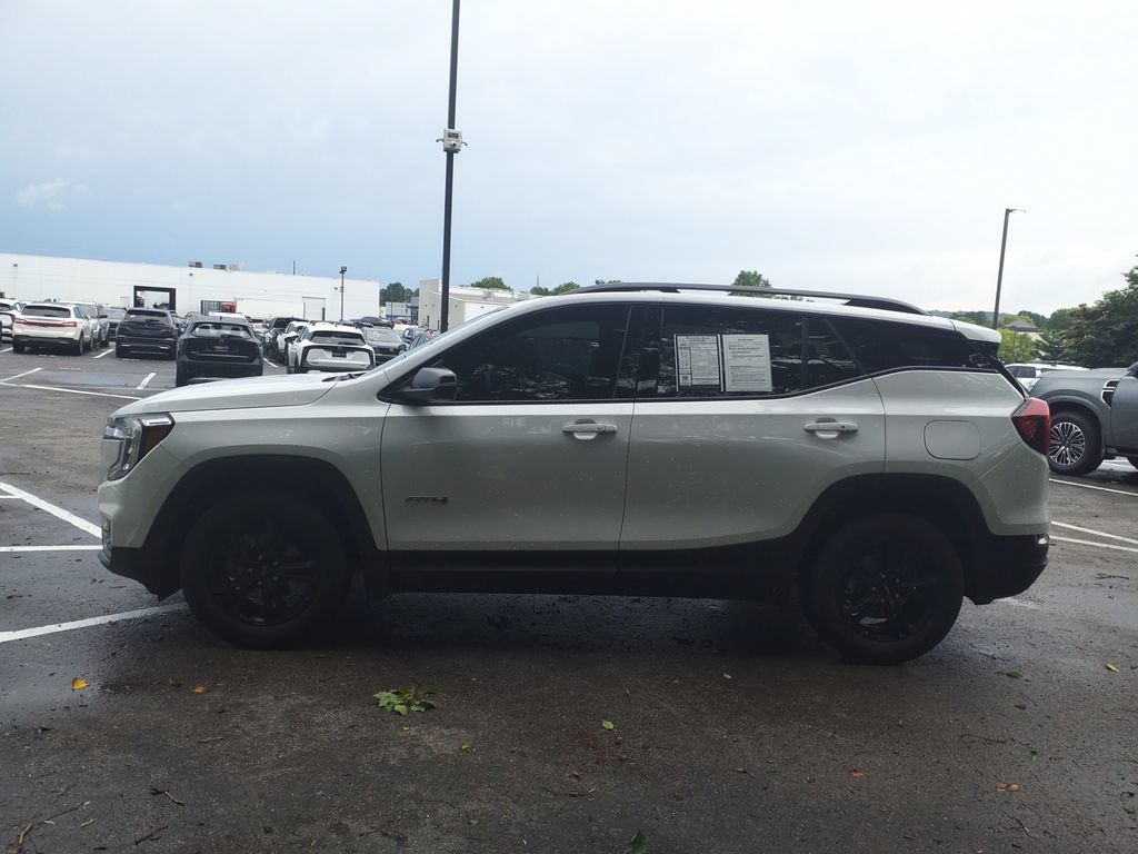 Used 2022 GMC Terrain AT4 w/ Tech Package AWD/4WD image 4