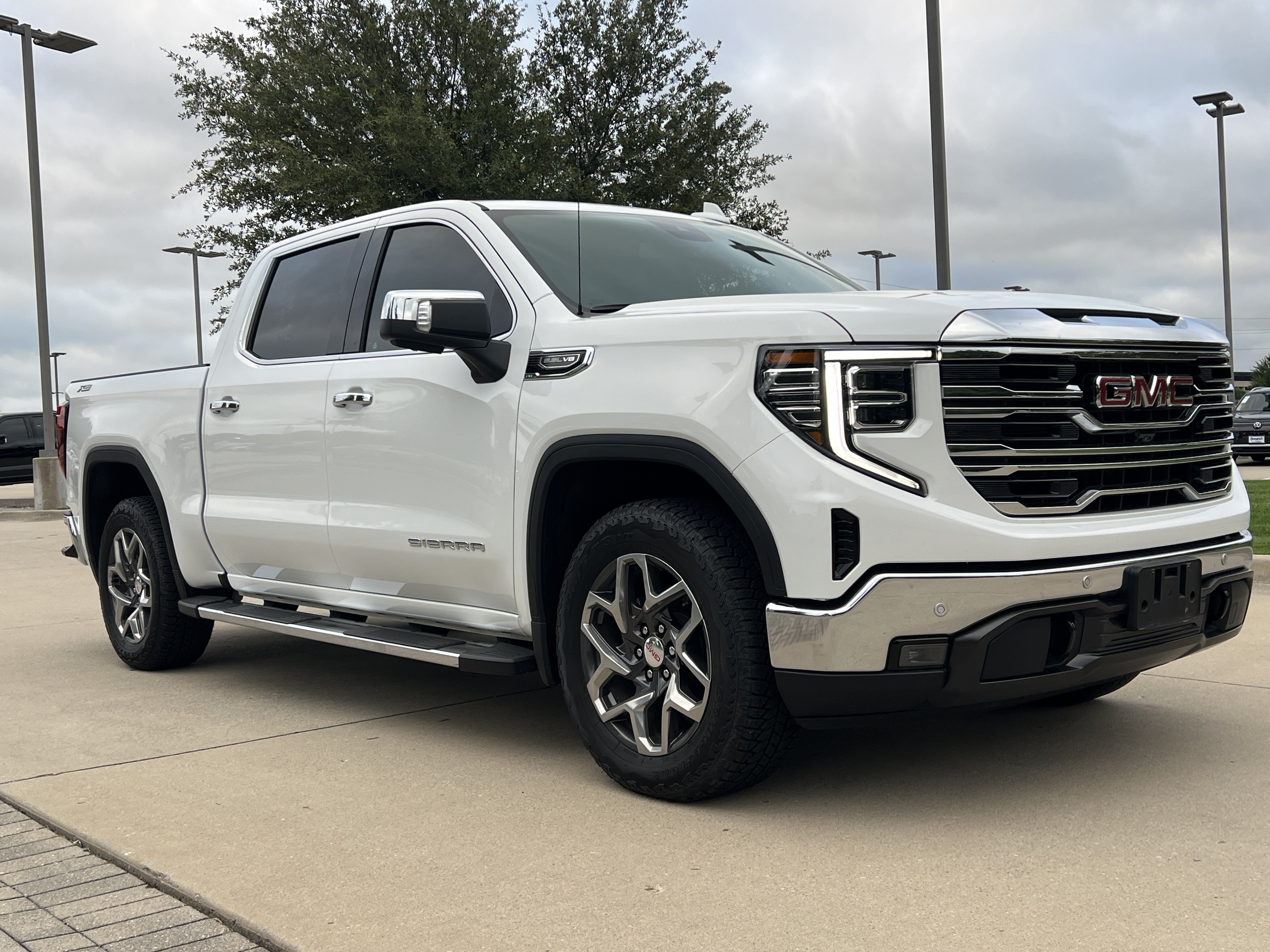 Used 2024 GMC Sierra 1500 SLT w/ SLT Premium Plus Package AWD/4WD image 2