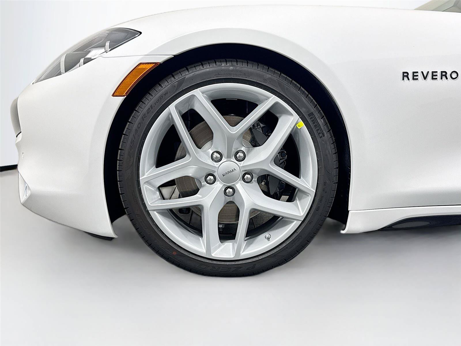 New 2025 Karma Revero Luxury RWD image 27