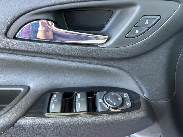 Used 2024 Chevrolet Equinox Premier FWD image 37