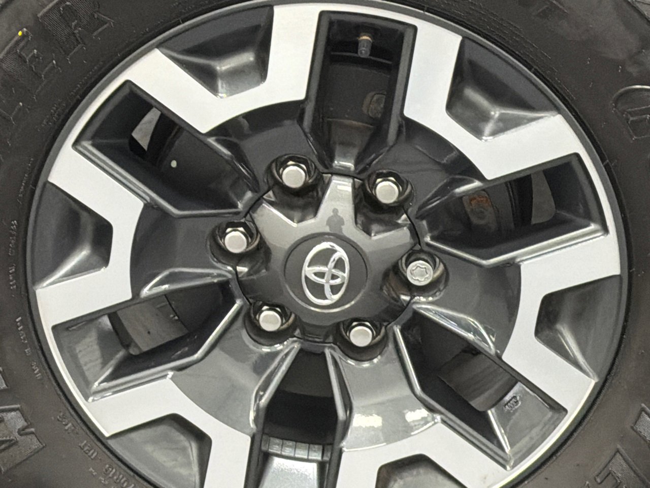 Used 2022 Toyota Tacoma TRD Off-Road image 5