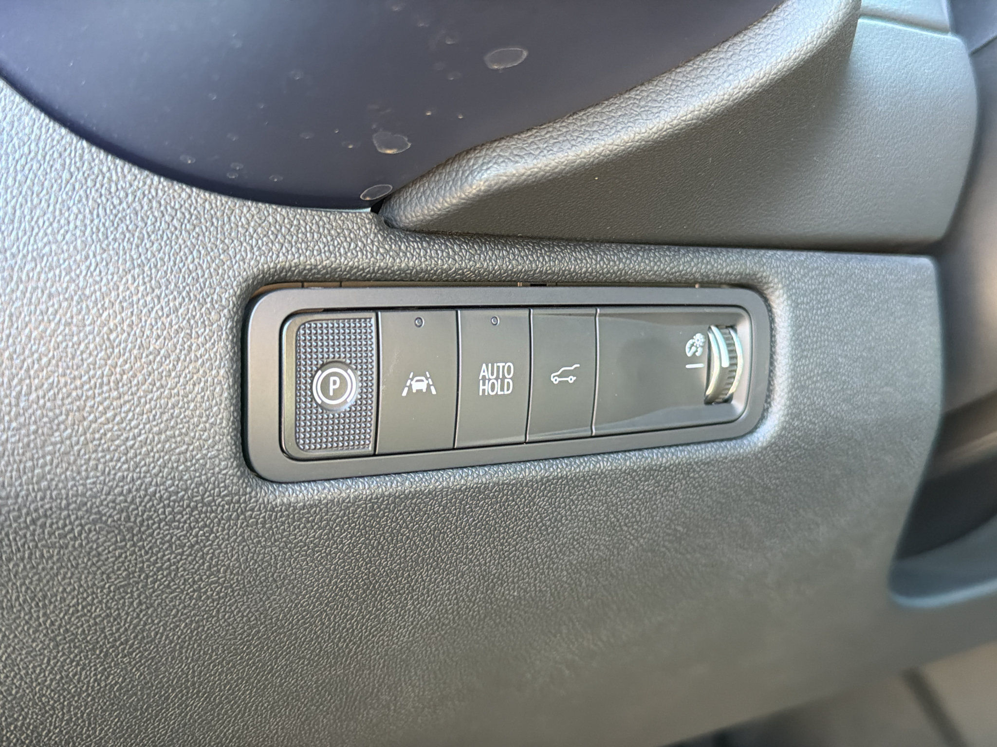 Used 2025 Chevrolet Equinox EV LT w/ LPO, Blackout Package FWD image 14