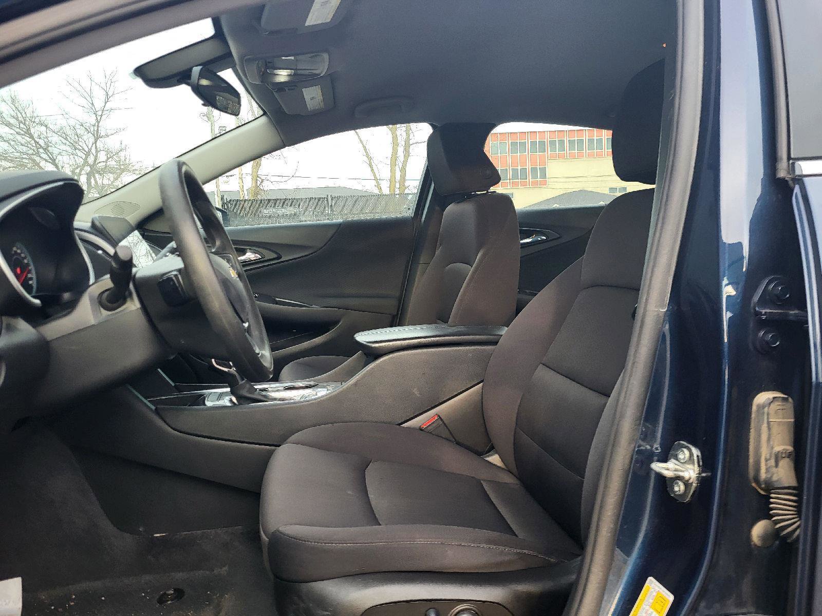 Used 2022 Chevrolet Malibu LT image 9