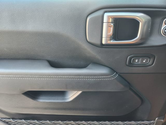 Used 2023 Jeep Wrangler Unlimited Sahara AWD/4WD image 25