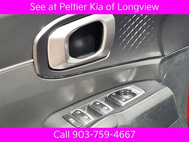 Certified 2025 Kia Sorento S FWD image 18