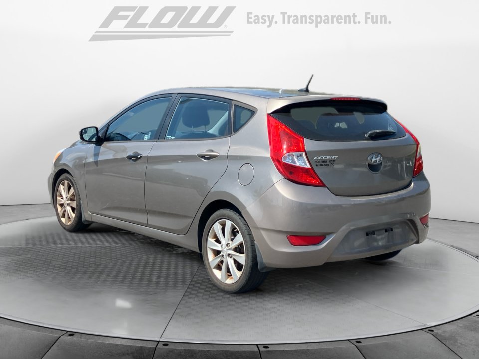Used 2014 Hyundai Accent SE w/ Option Group 3 FWD image 6