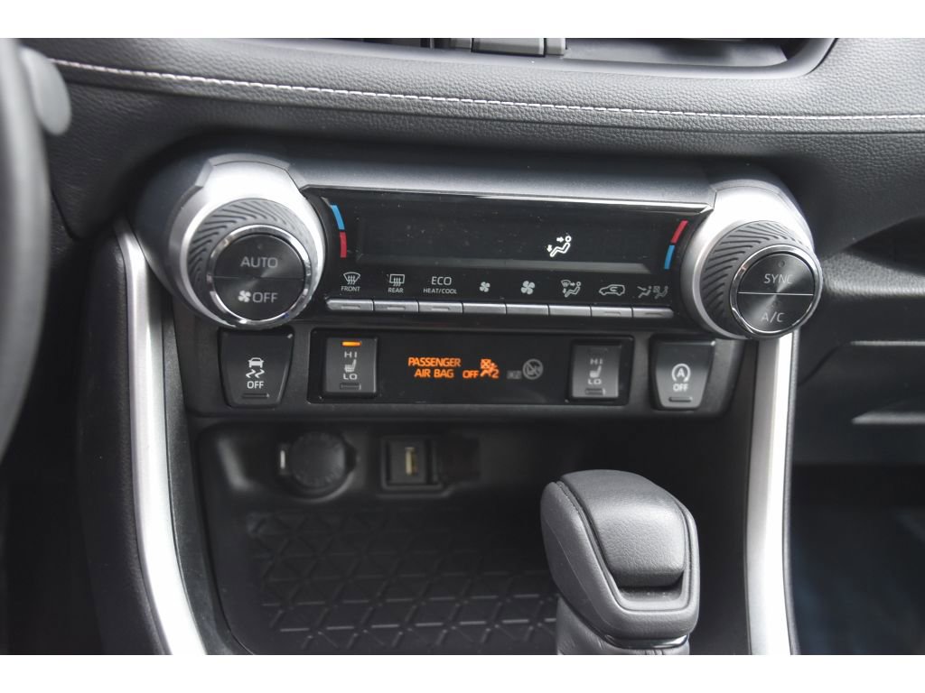 Used 2021 Toyota RAV4 XLE image 36