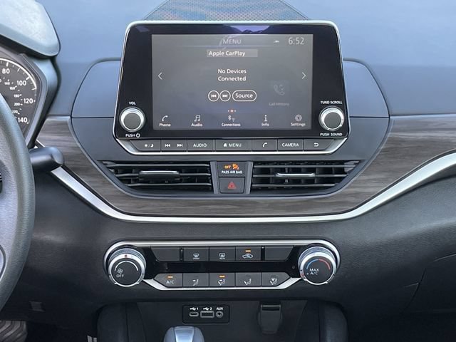 Used 2025 Nissan Altima 2.5 SV FWD image 15