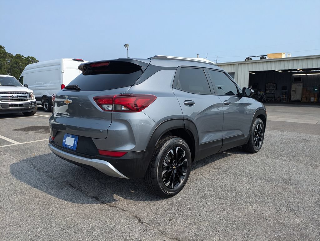 Used 2022 Chevrolet TrailBlazer LT w/ Convenience Package FWD image 4