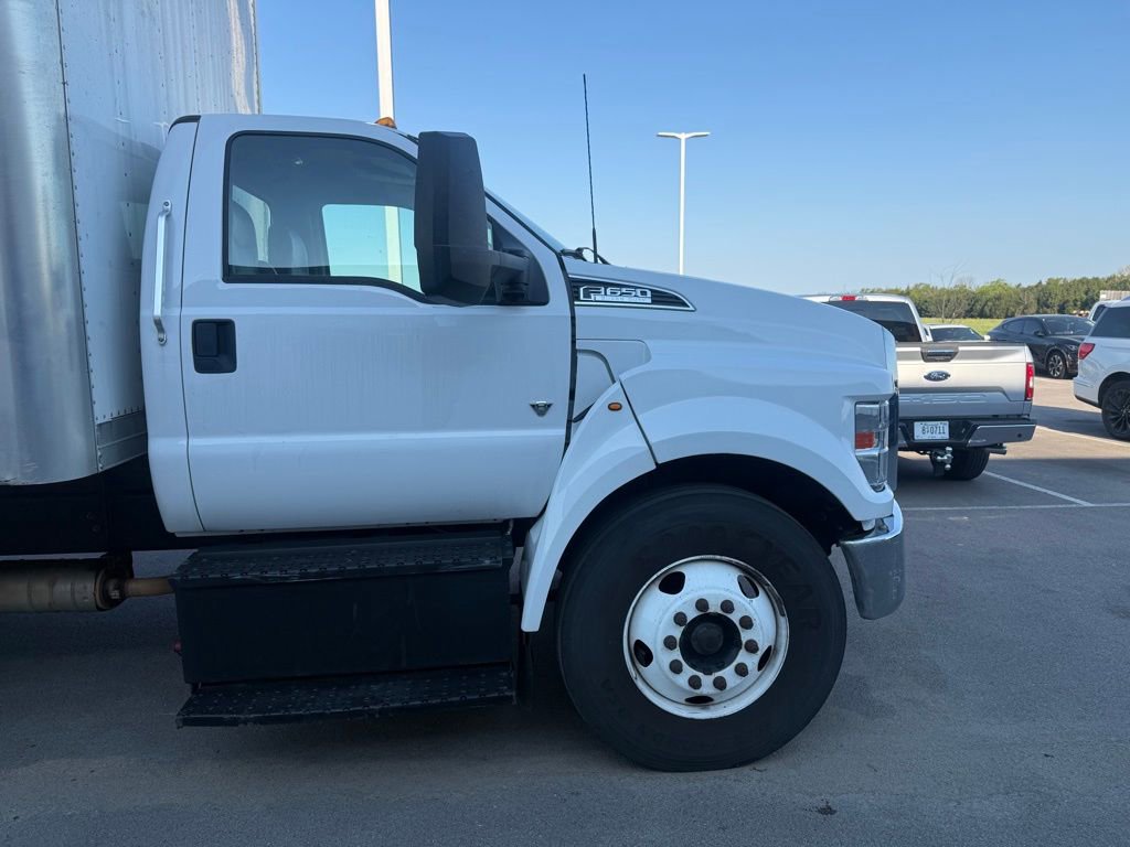 Used 2022 Ford F650 2WD Regular Cab Super Duty image 17