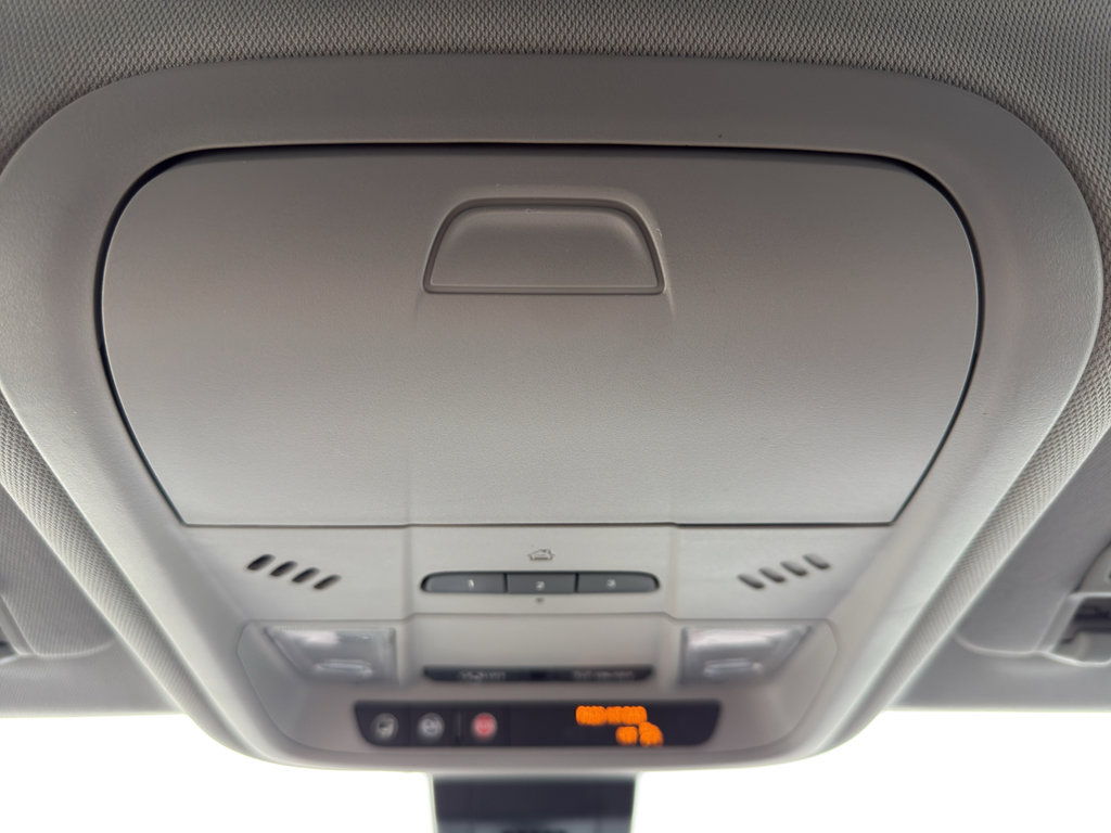 Used 2020 Chevrolet Equinox LT FWD image 23