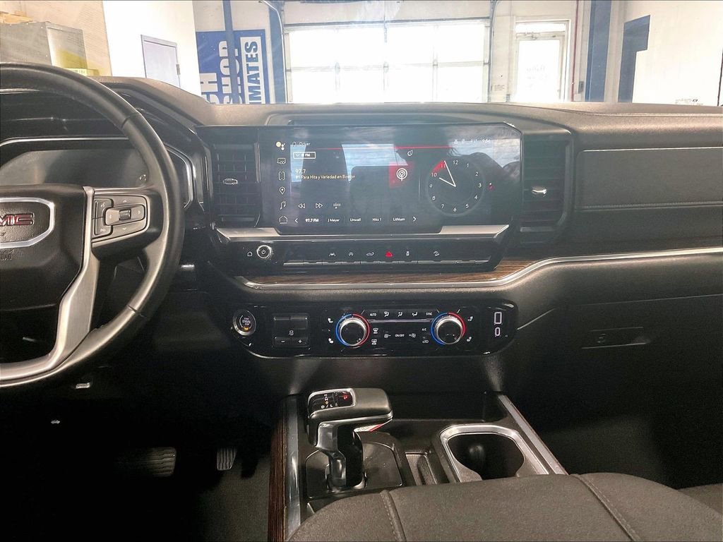 Used 2024 GMC Sierra 1500 Elevation w/ X31 Off-Road Package AWD/4WD image 18