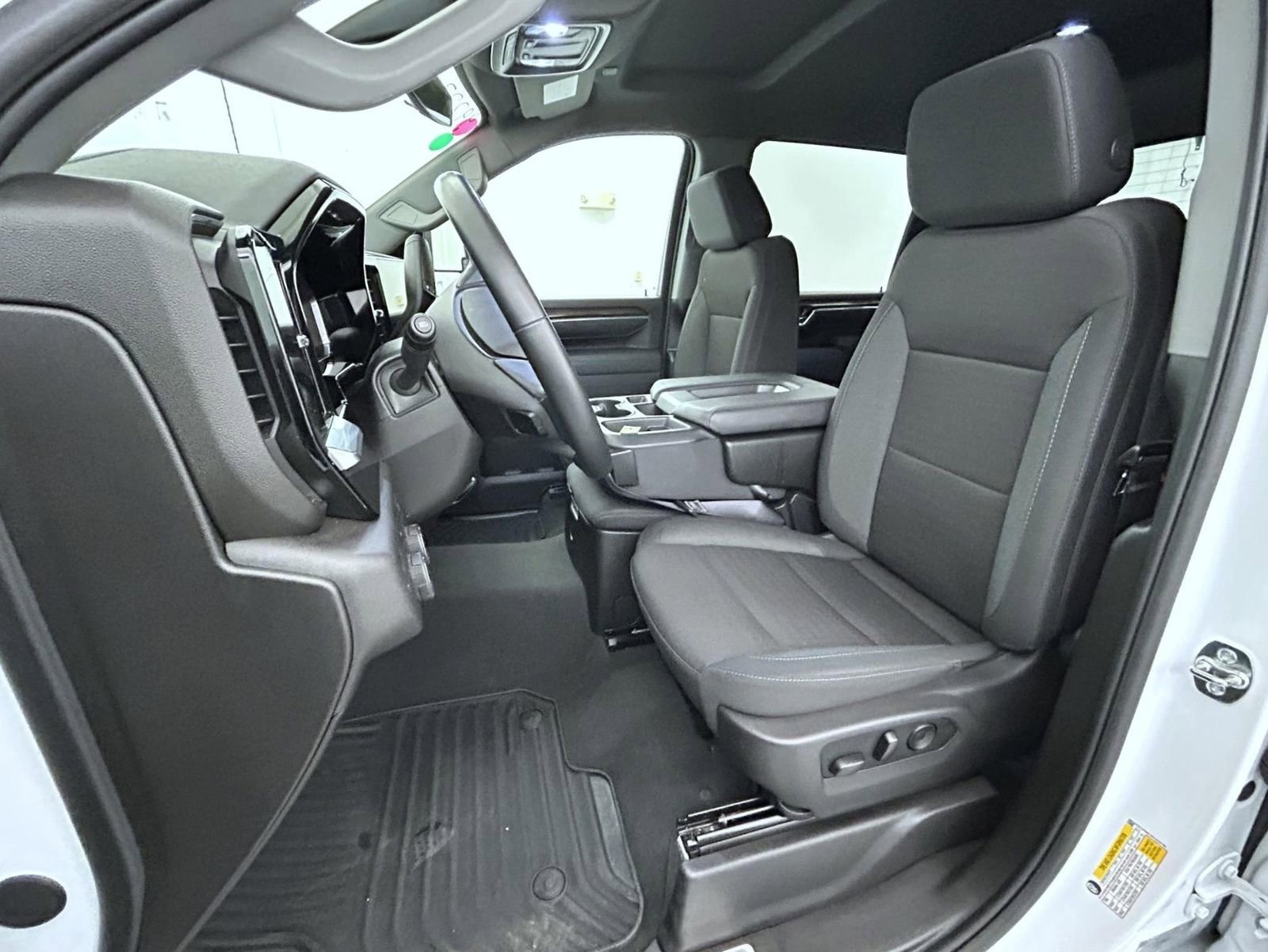 Used 2025 Chevrolet Silverado 2500 LT w/ Convenience Package image 10