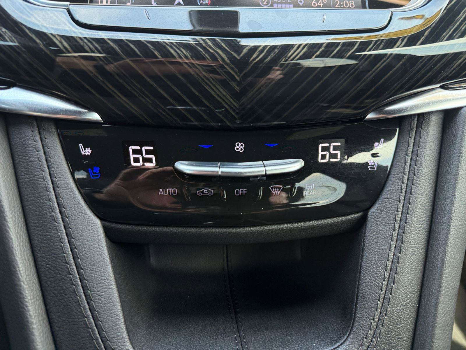 Used 2024 Cadillac XT6 Premium Luxury image 32