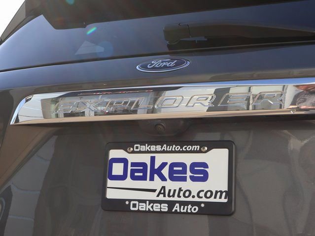 Used 2023 Ford Explorer XLT image 19