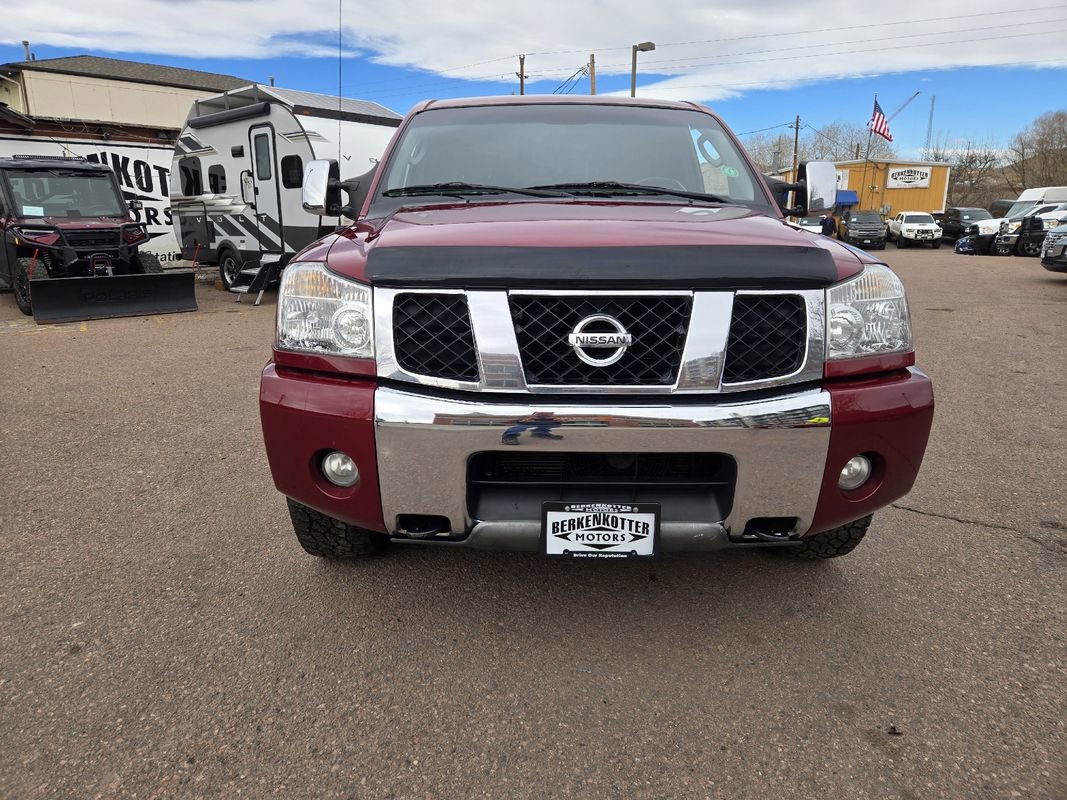 Used 2005 Nissan Titan SE image 2