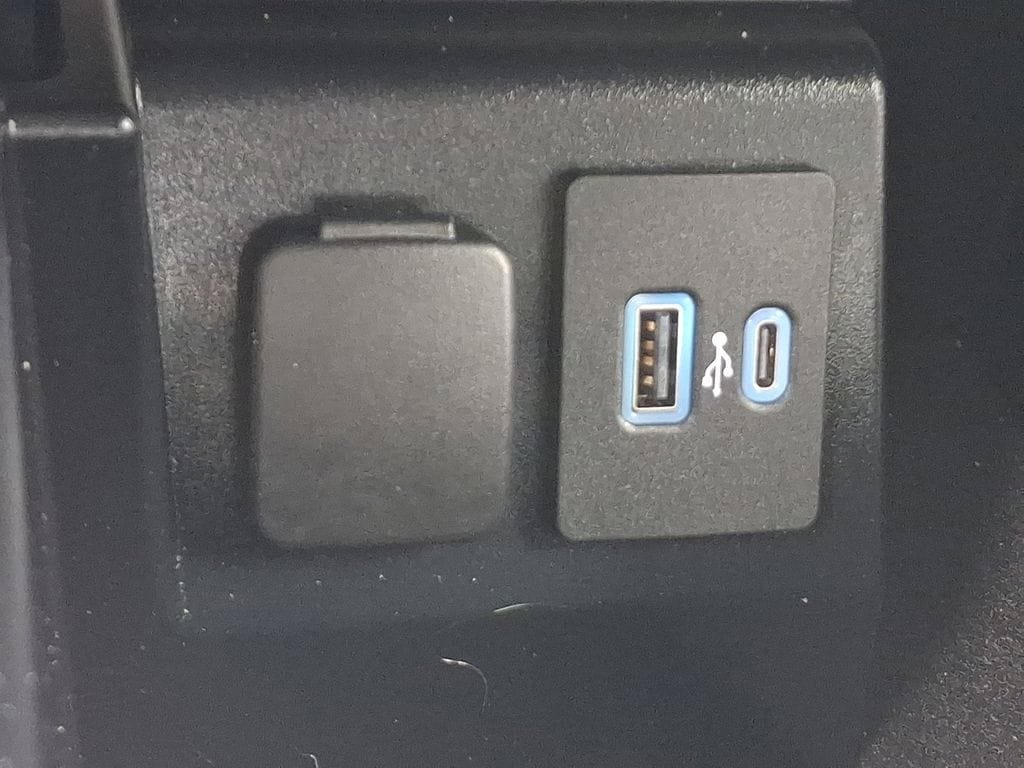 Certified 2022 Ford Explorer XLT w/ Equipment Group 202A AWD/4WD image 24