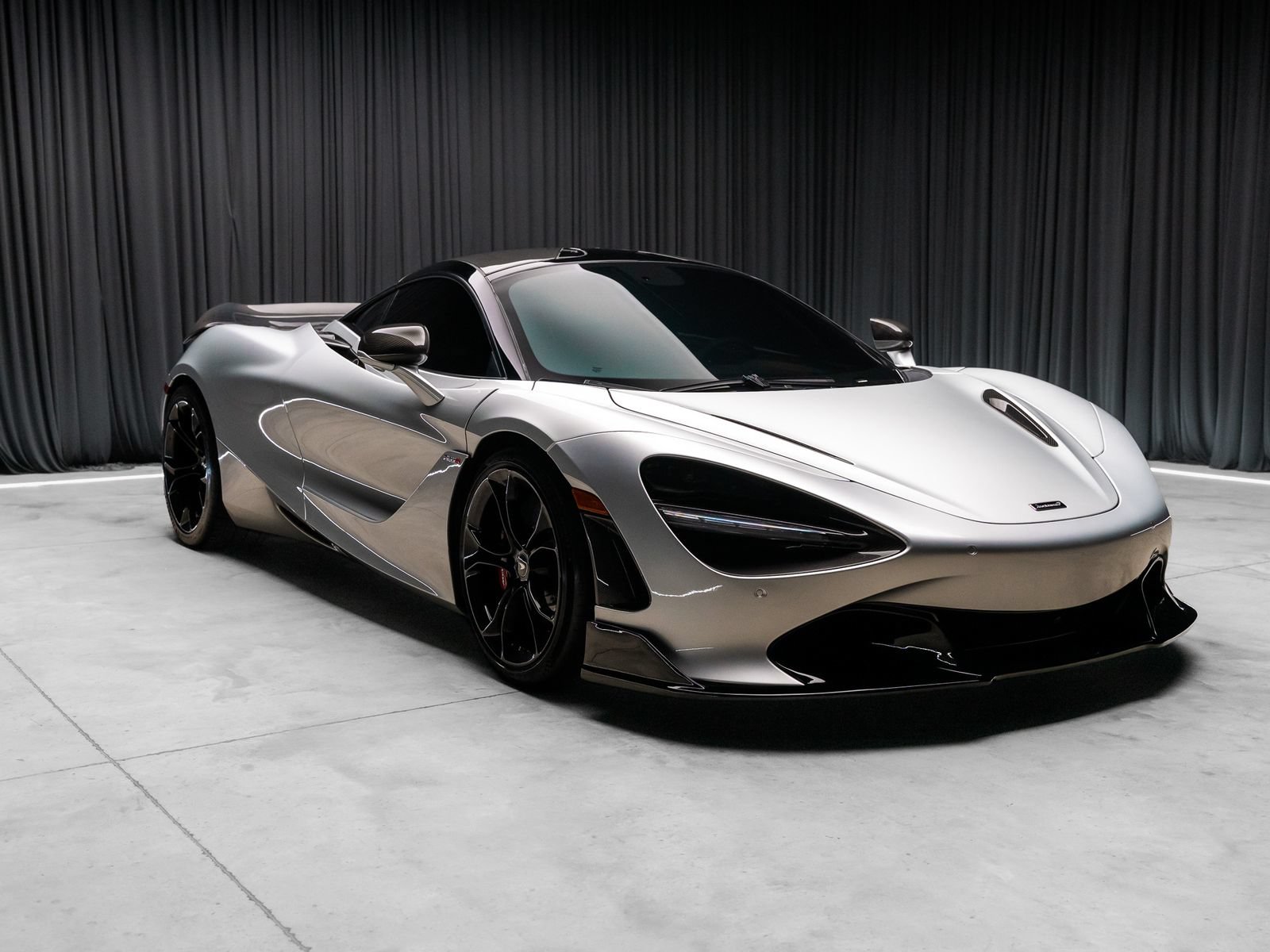 Used 2019 McLaren 720S RWD image 16