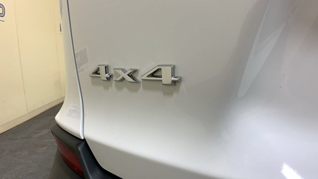 Used 2021 Jeep Cherokee Latitude Lux w/ Comfort/Convenience Group AWD/4WD image 19