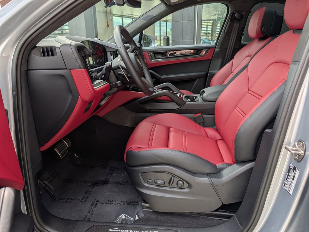 Certified 2025 Porsche Cayenne GTS image 11