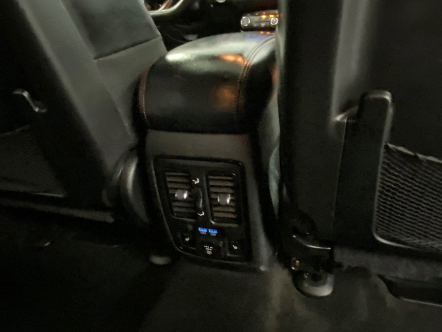 Used 2022 Dodge Durango R/T w/ Blacktop Package AWD/4WD image 40