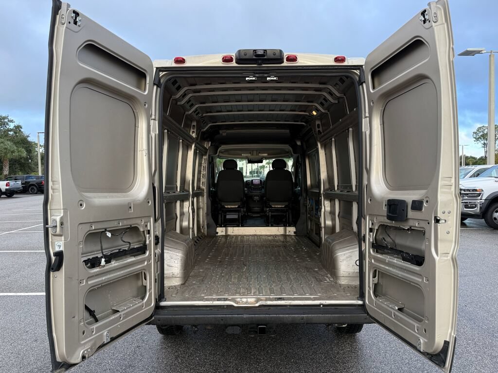 Used 2023 RAM ProMaster 2500 w/ Convenience Group FWD image 15