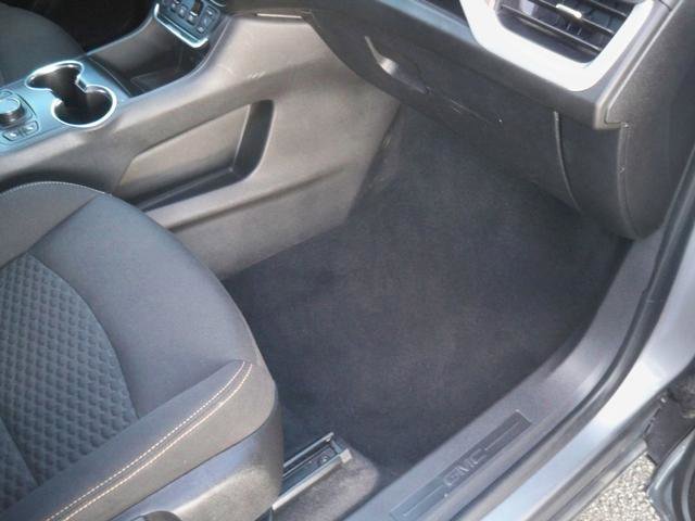 Used 2019 GMC Terrain SLE w/ Driver Convenience Package image 17