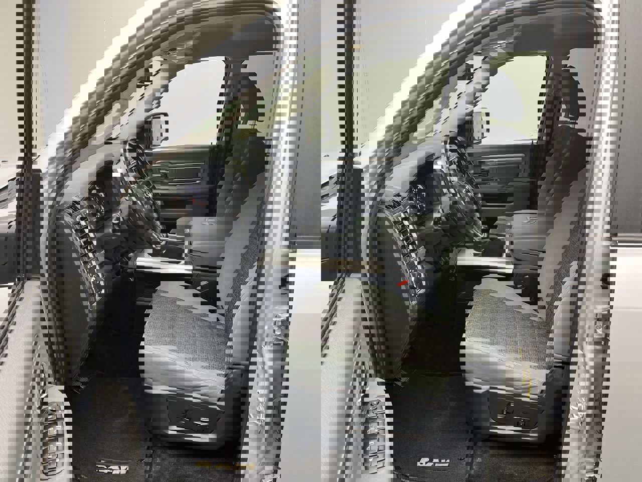 Used 2018 RAM 1500 Big Horn image 3