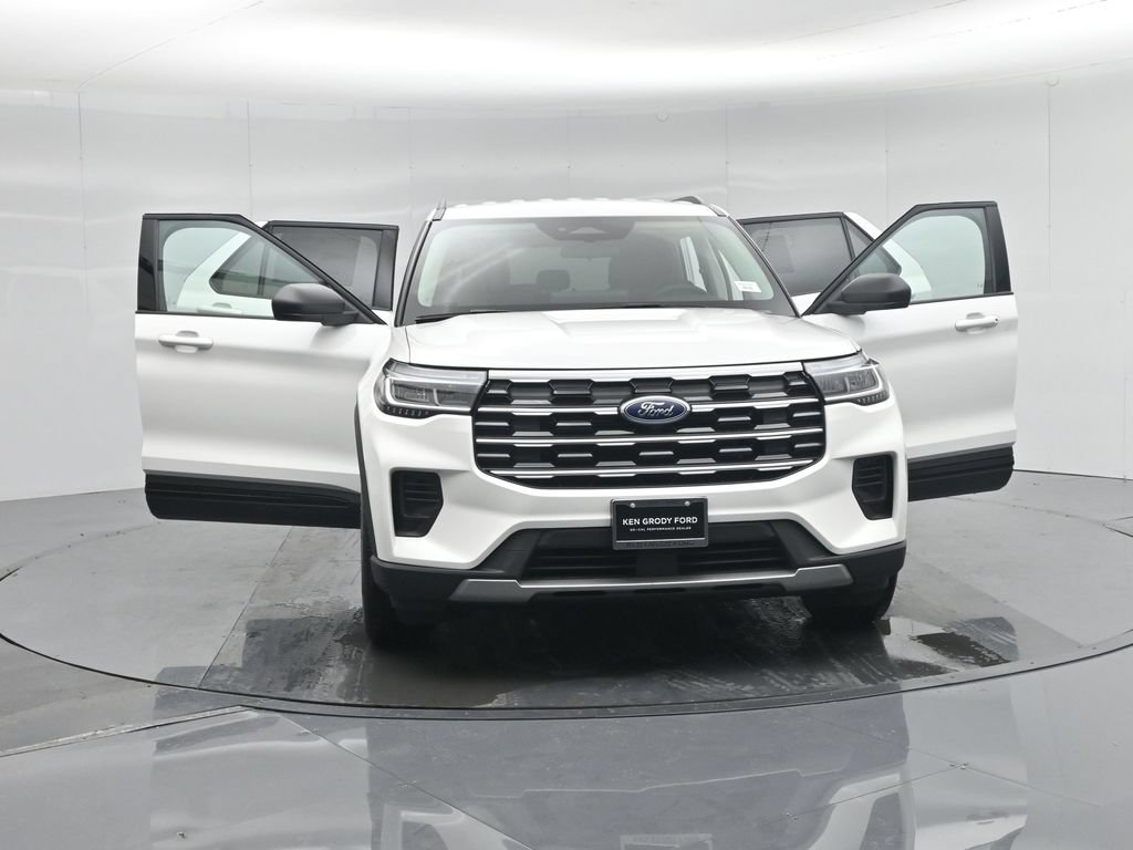 New 2026 Ford Explorer Active RWD image 33