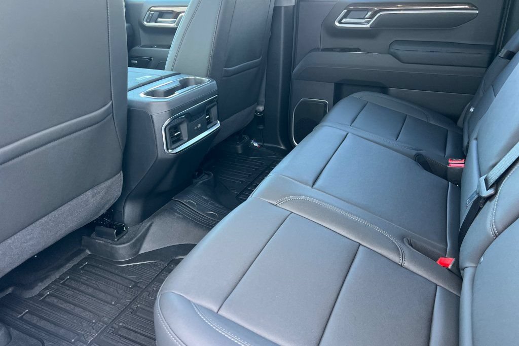 New 2026 GMC Sierra 1500 Elevation w/ Elevation Premium Package AWD/4WD image 9