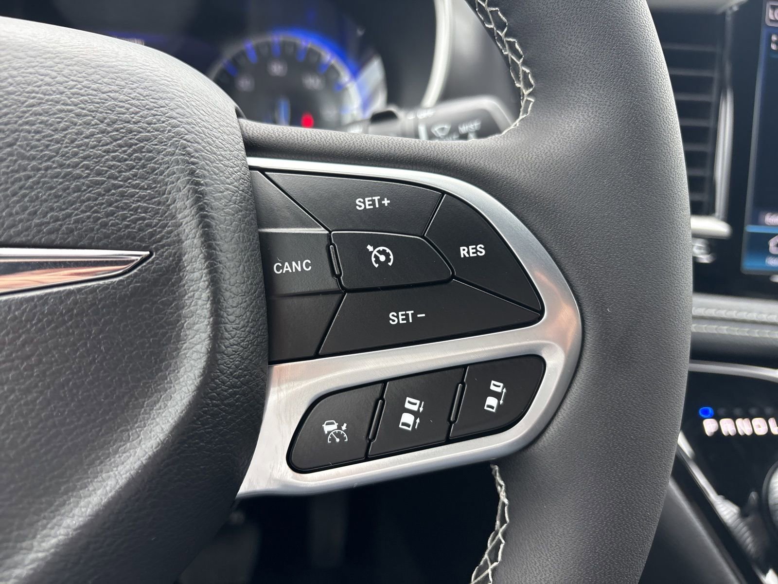 New 2026 Chrysler Pacifica Select image 32